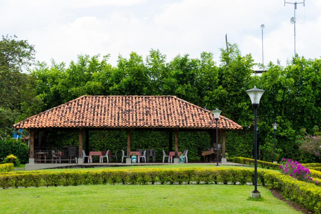 Hotel Eden Parque Del Cafe Монтенегро Экстерьер фото